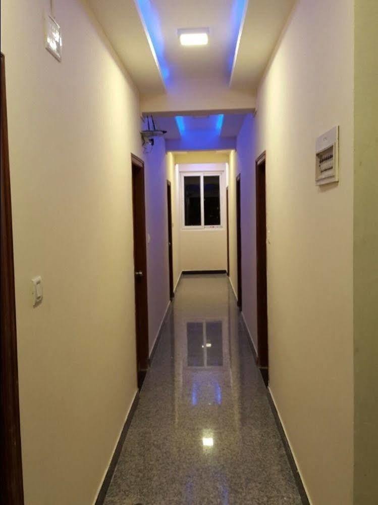 Hotel Itsy By Treebo - Palm Emirates 3*