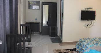 Hotel Itsy By Treebo - Palm Emirates Bangalore