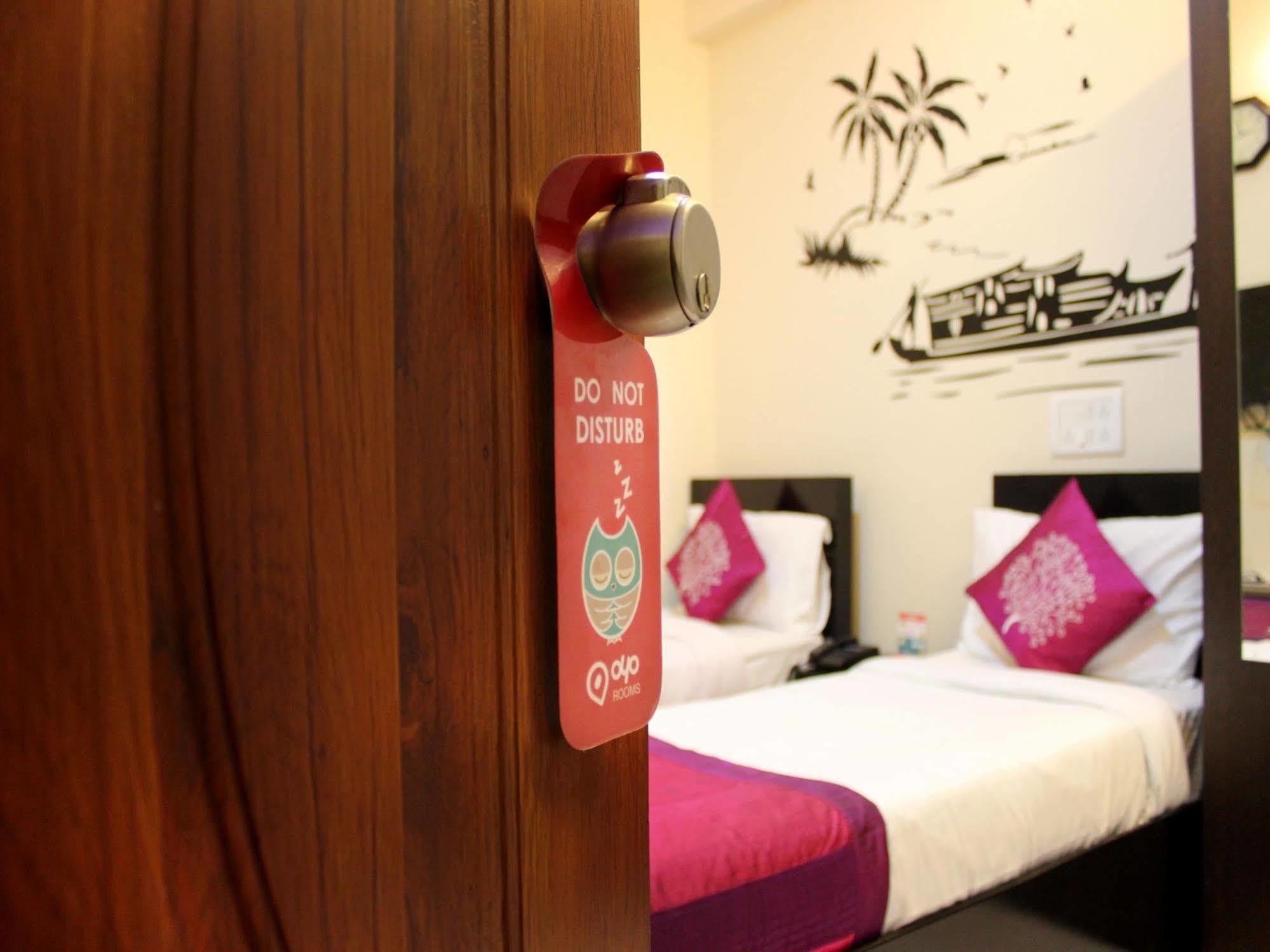 Hotel Itsy By Treebo - Palm Emirates 3*