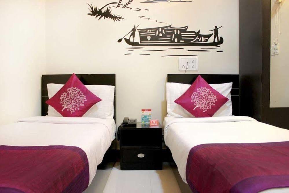 Itsy By Treebo - Palm Emirates 3* Bangalore