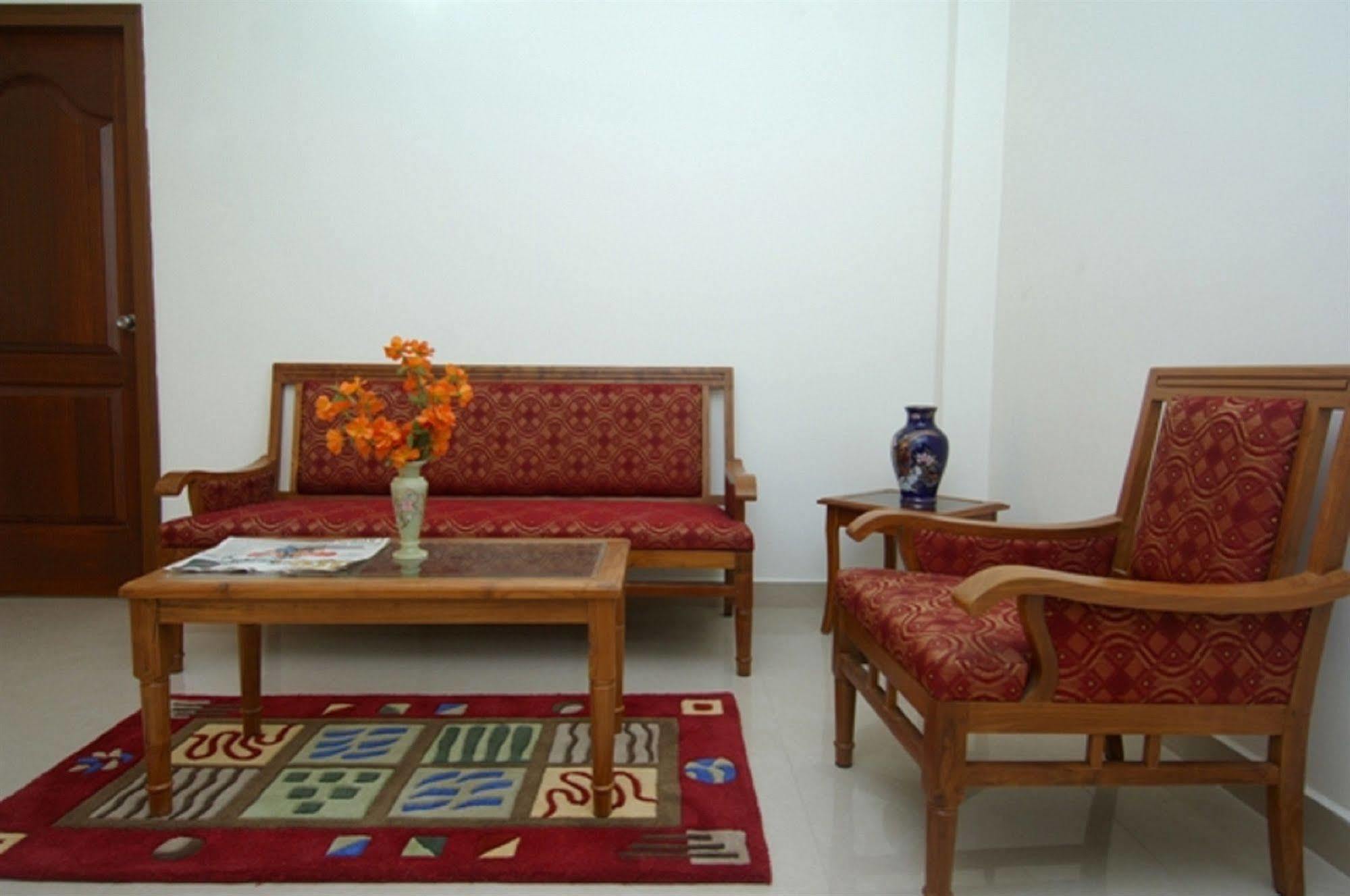 Oyo 6110 Thalassa Hotel