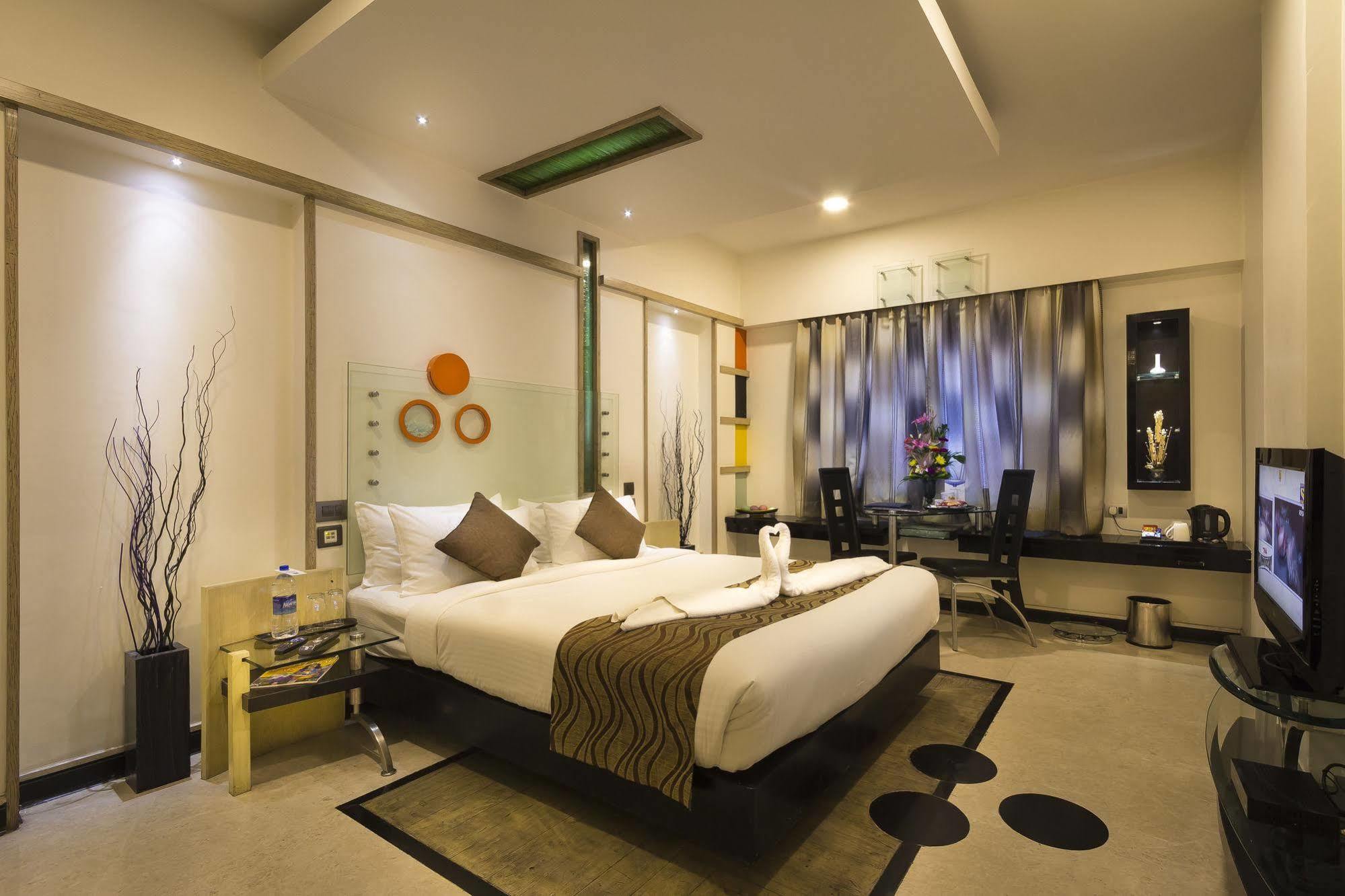 Hotel The Solitaire Bangalore