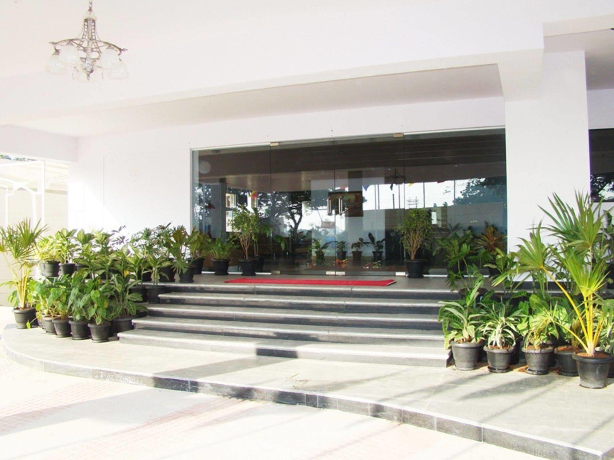 Grand Bee 3* Bangalore