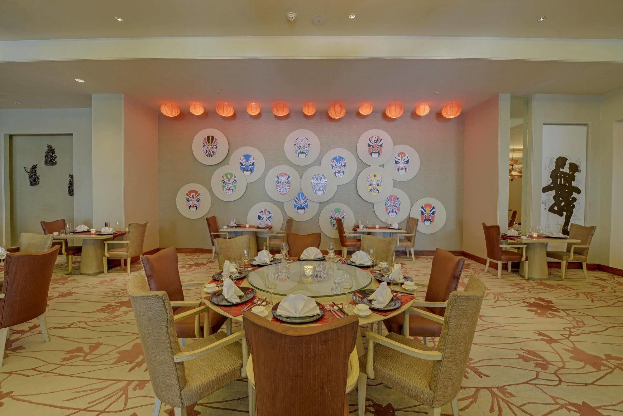 Radisson Blu Outer Ring Road 5*