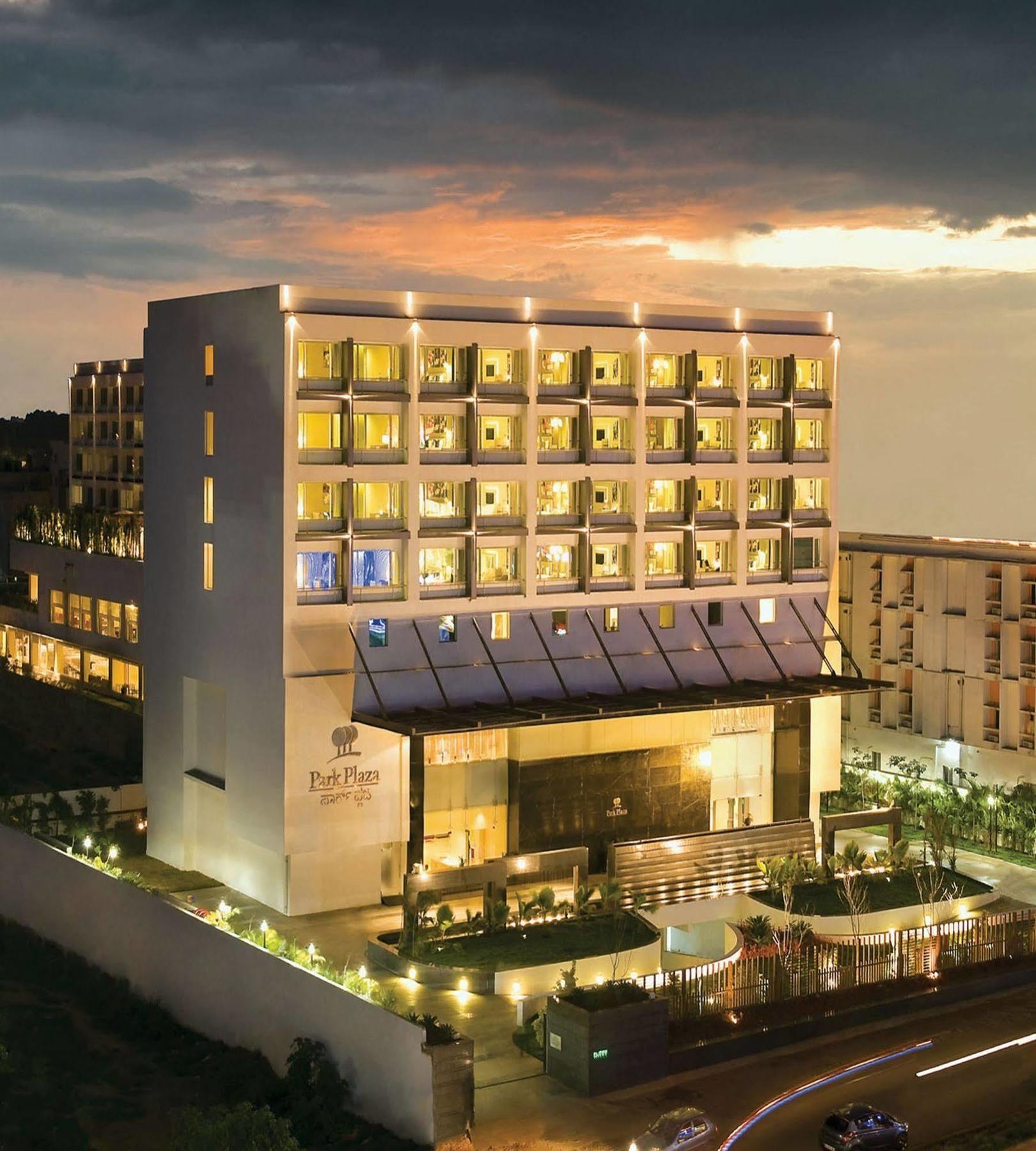 Radisson Blu Outer Ring Road Hotel 5*