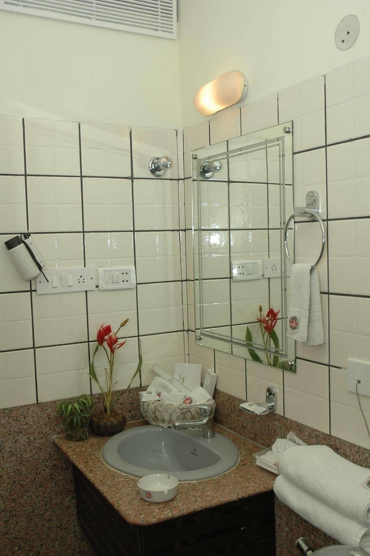 Hotel Istay Infantry Road Bangalore