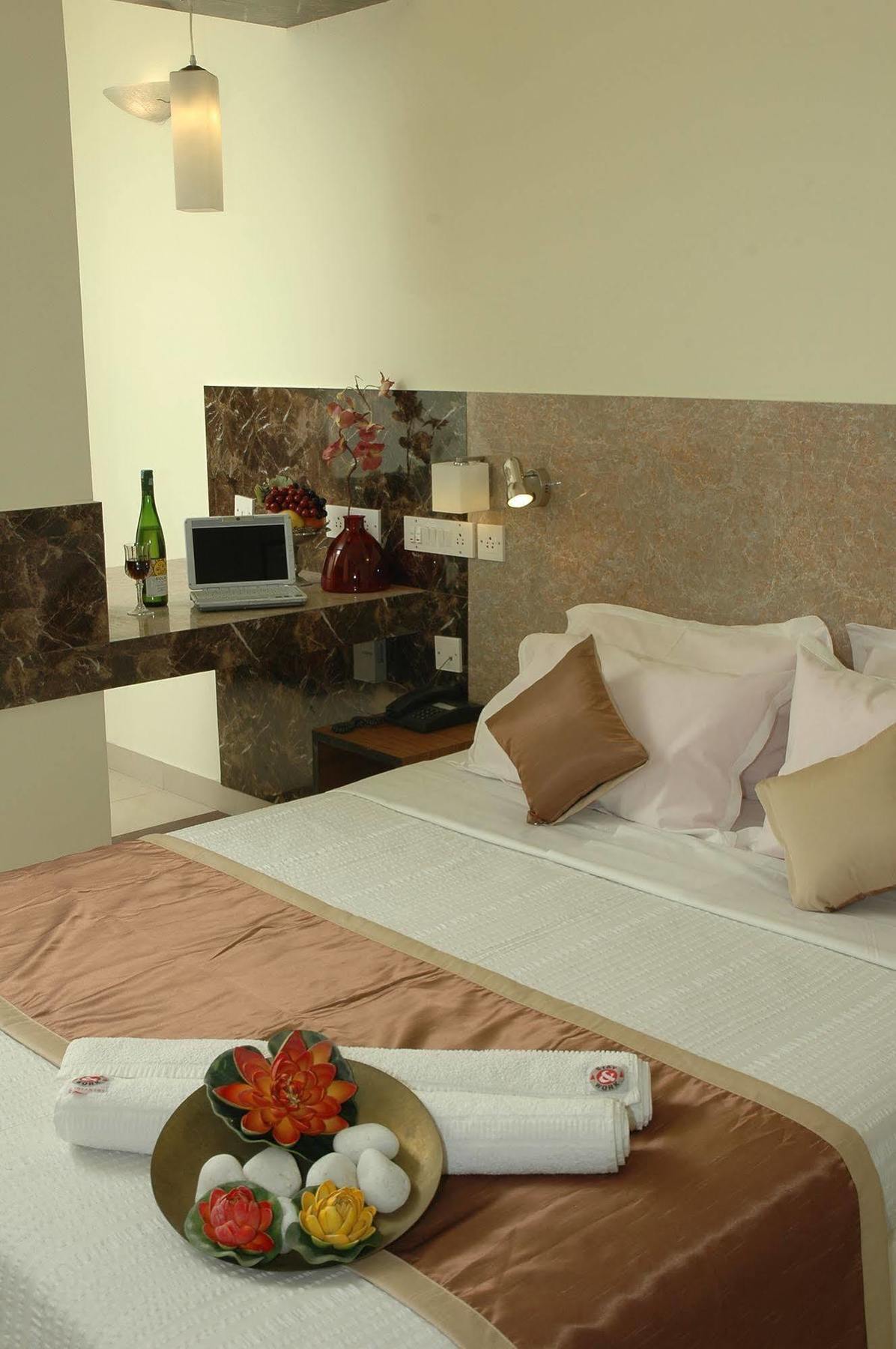 Istay Infantry Road Hotel Bangalore