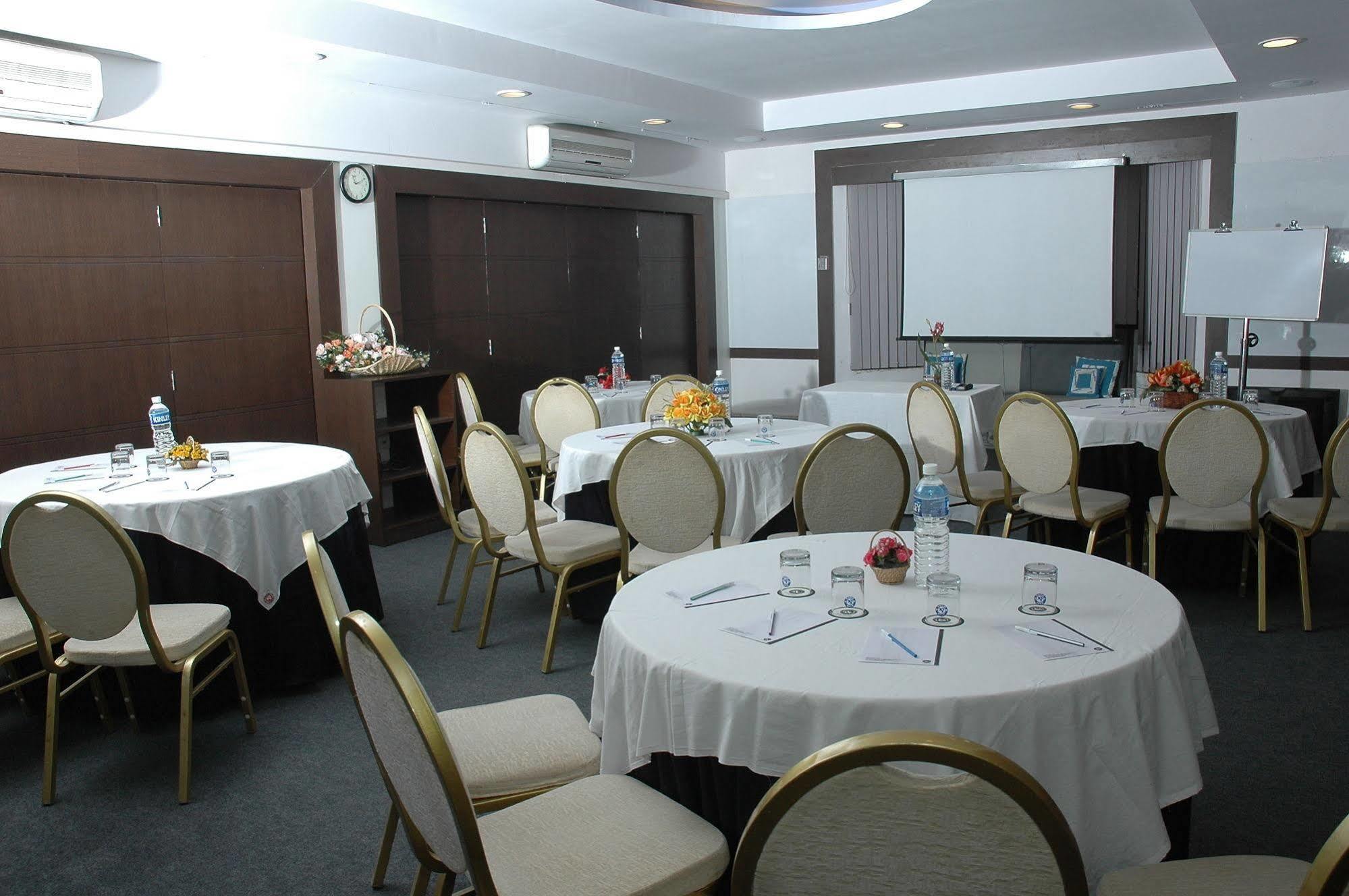 Istay Infantry Road Bangalore
