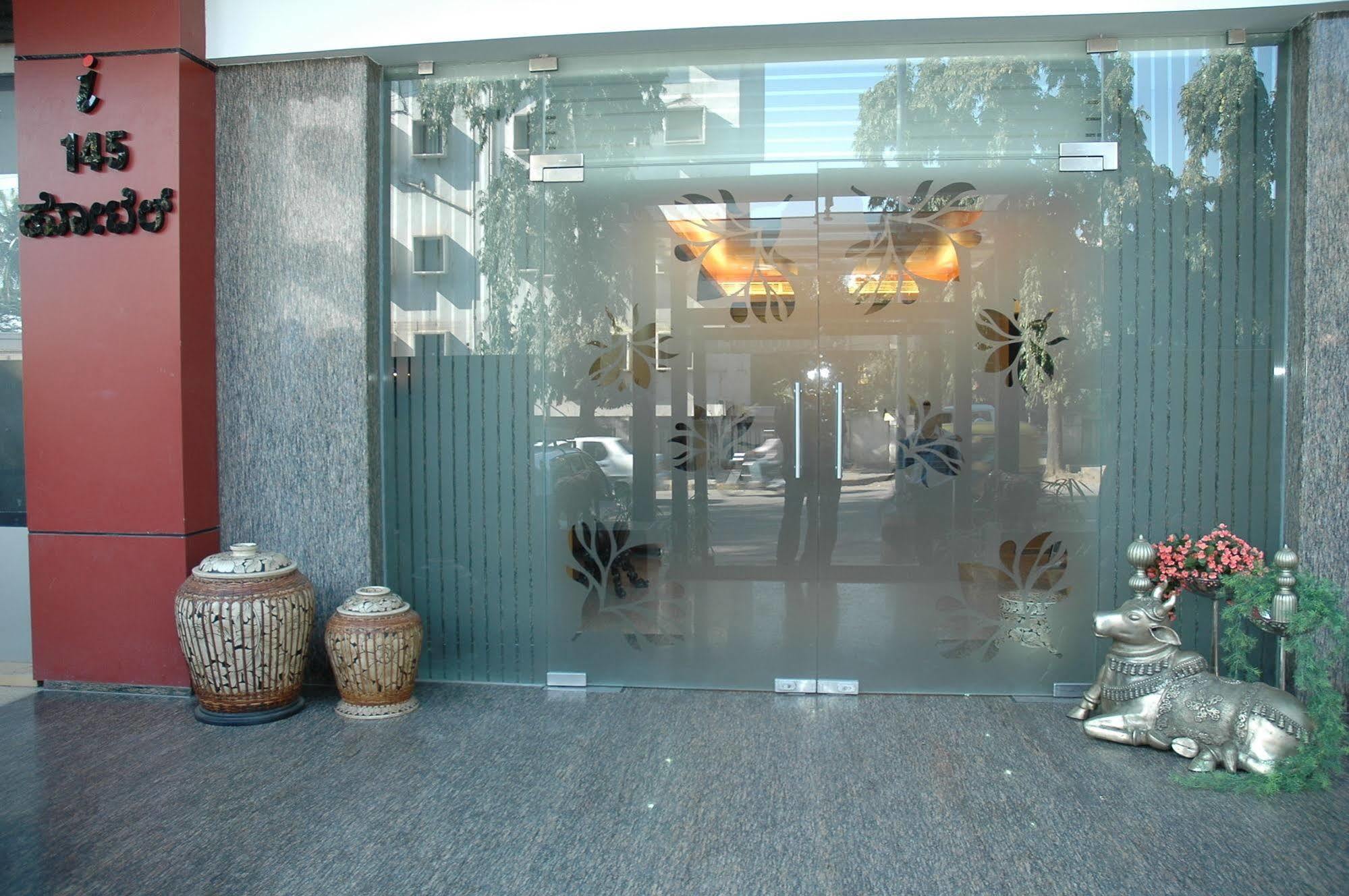 Hotel Istay Infantry Road Bangalore