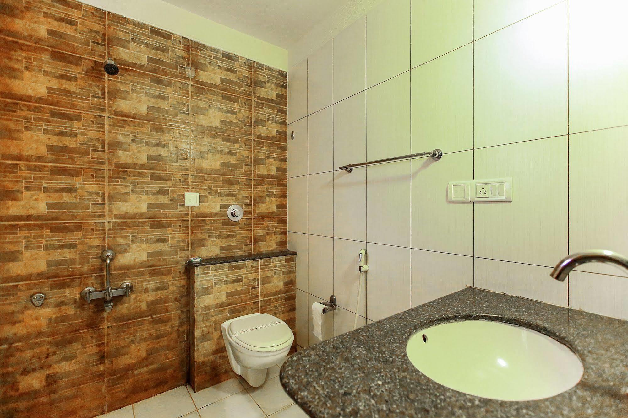 Bed & Breakfast Treebo Trip Cynosure Suites Bangalore