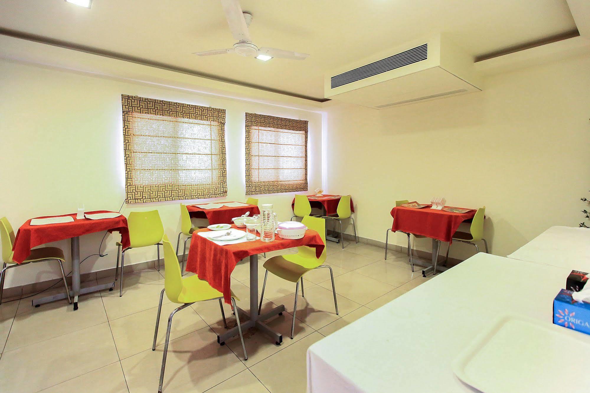 Bed & Breakfast Treebo Trip Cynosure Suites