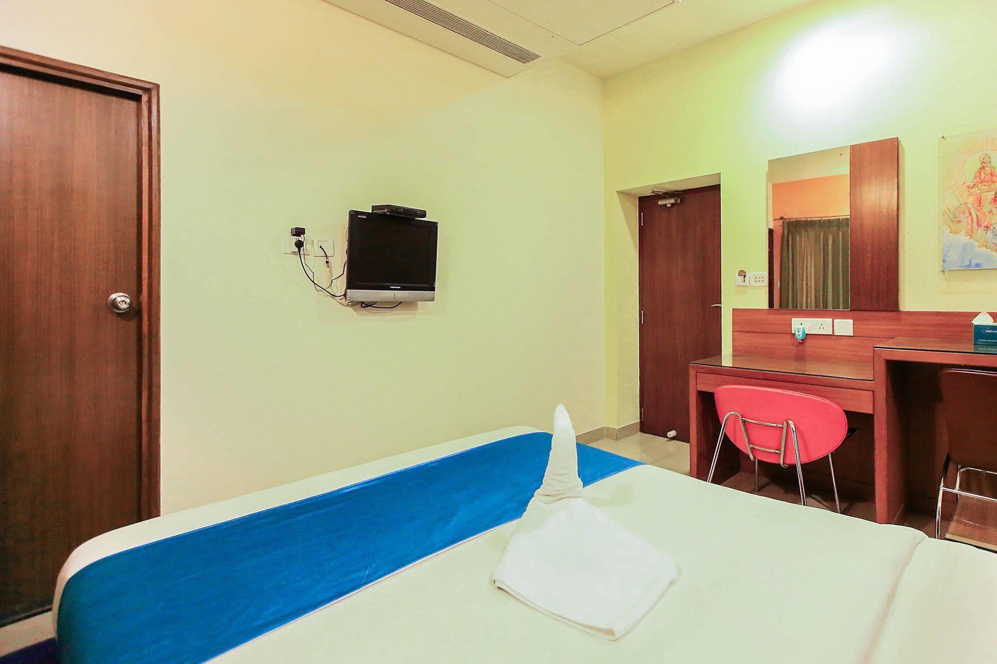 Bed & Breakfast Treebo Trip Cynosure Suites