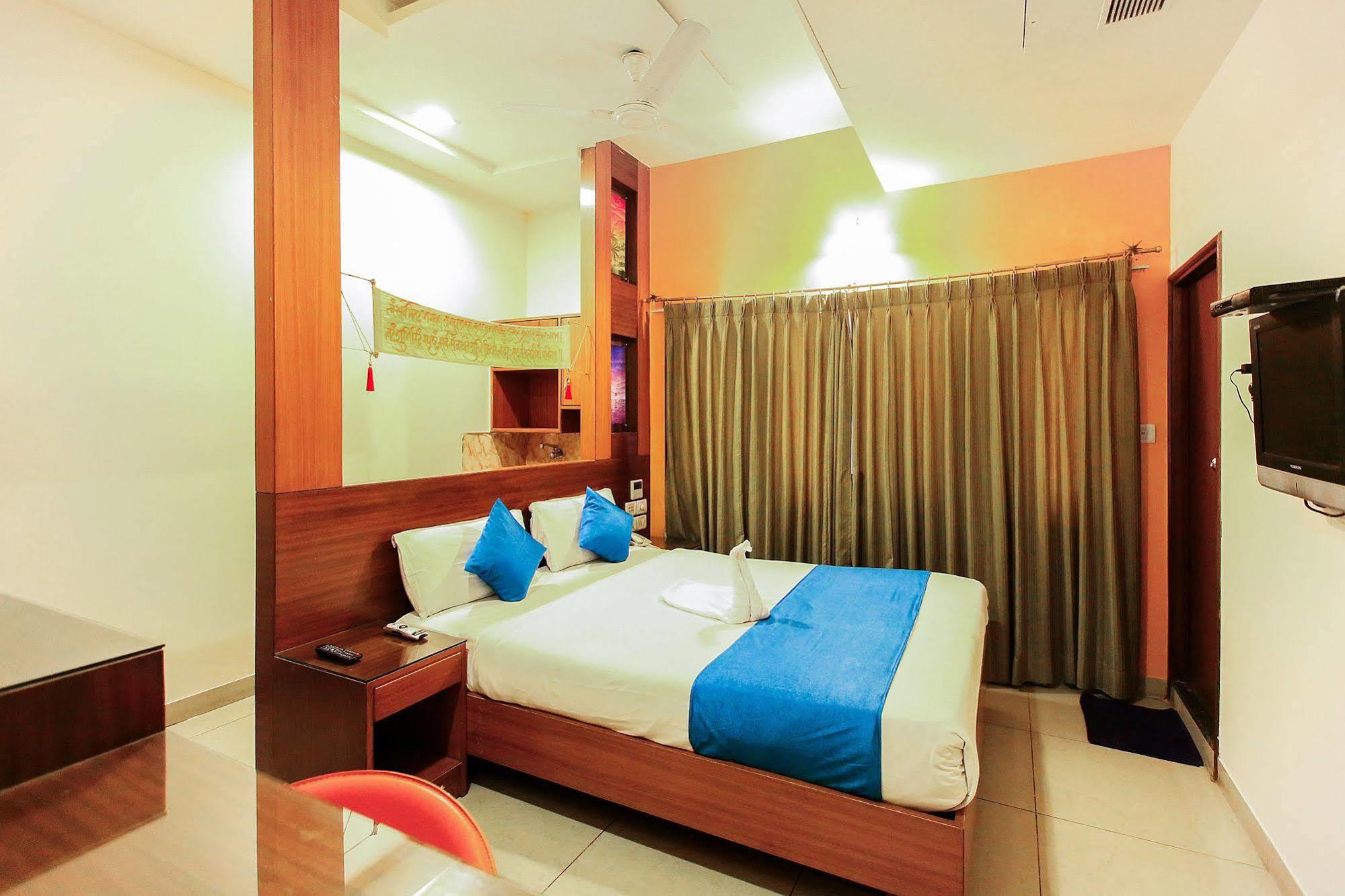 Treebo Trip Cynosure Suites Bed & Breakfast 3*