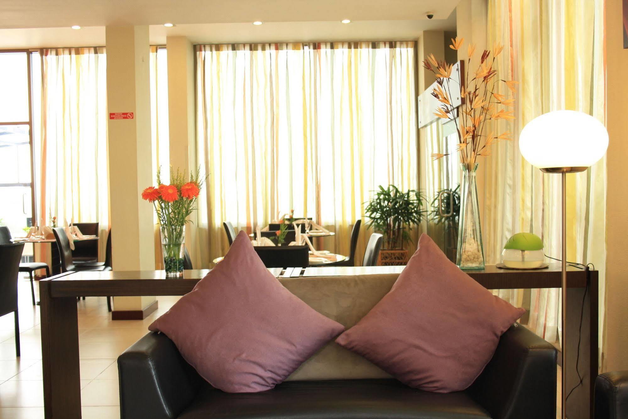 Hotel 37th Crescent