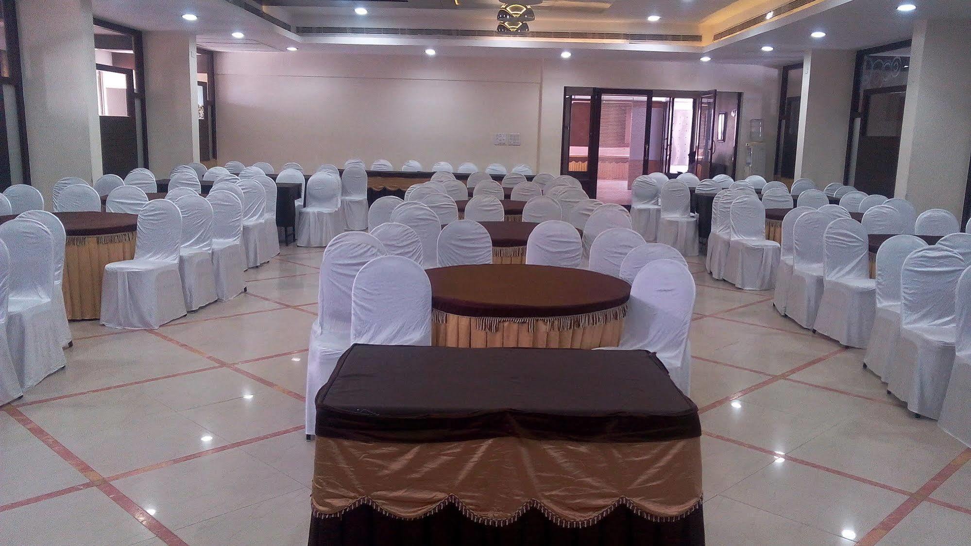 Hotel Vt Paradise Bangalore