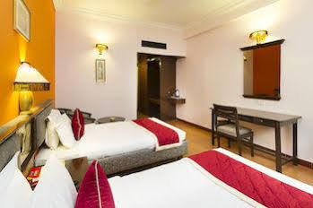 Golden Gates Hotel