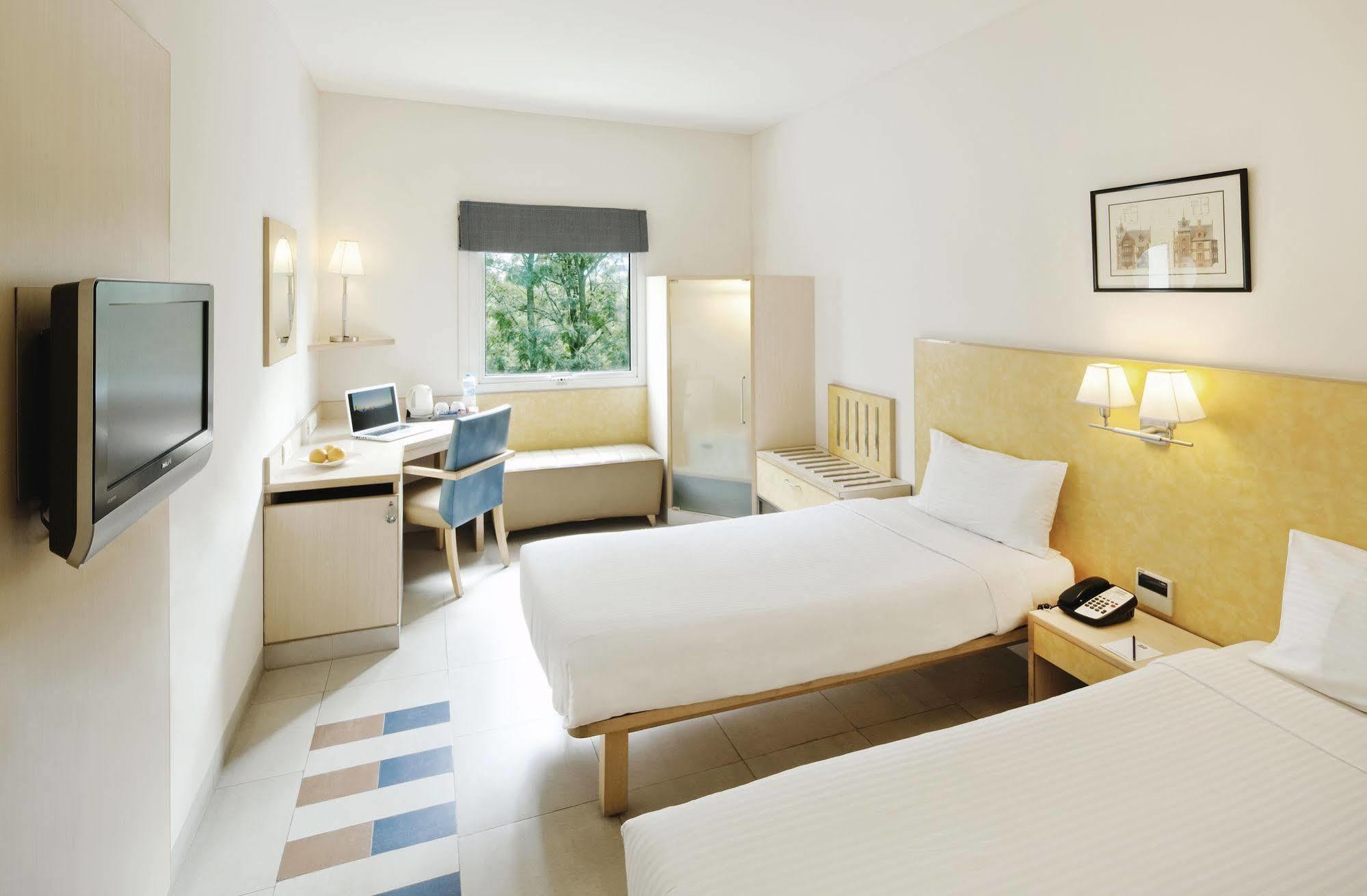 Hotel Radha Hometel