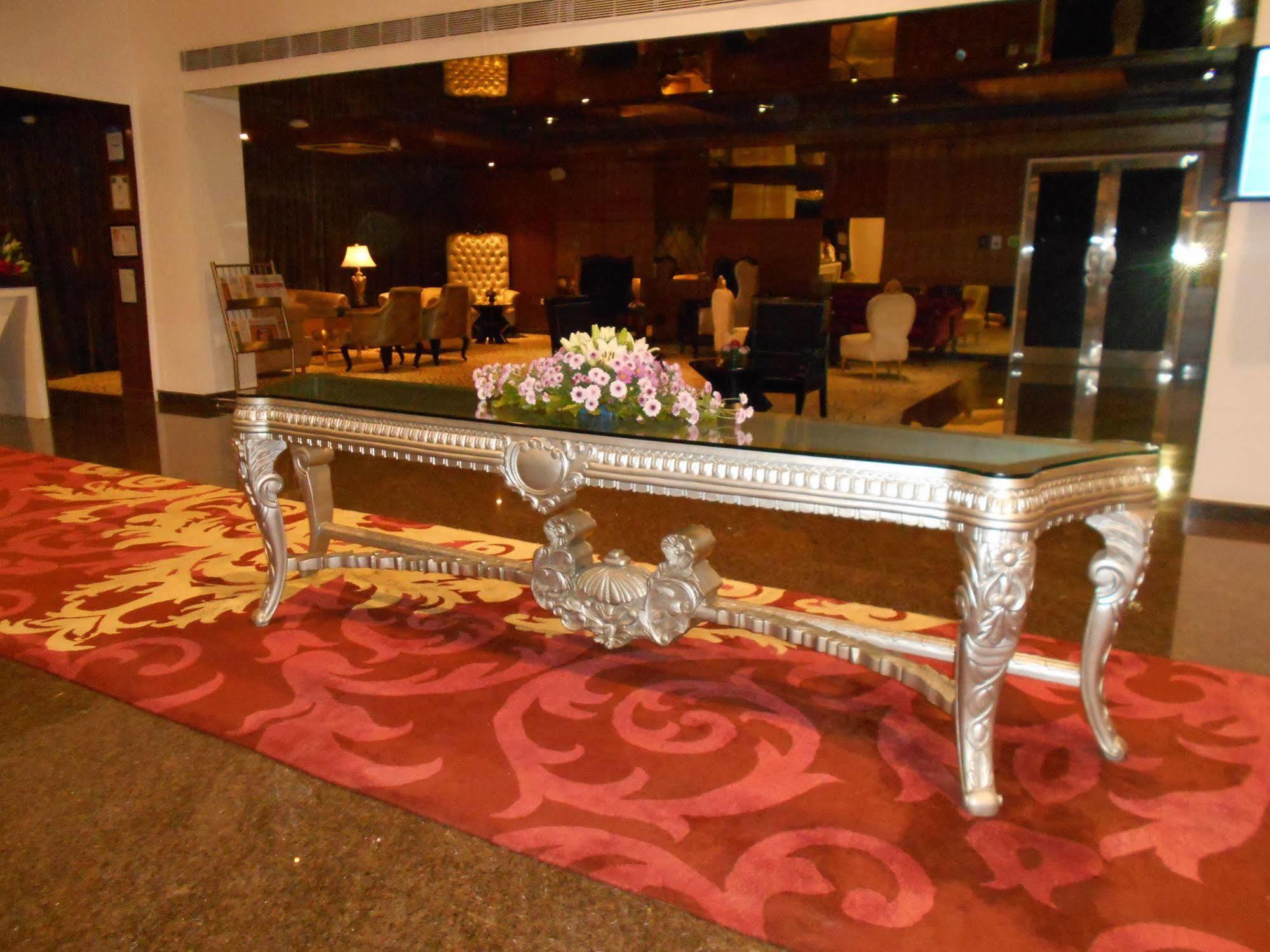 La Marvella, 5* Bangalore