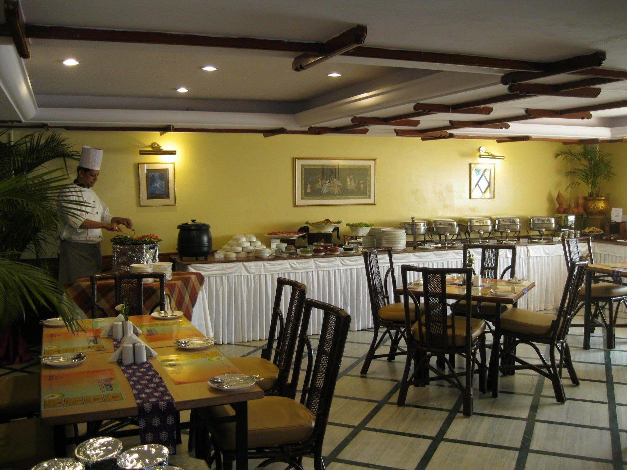 Hotel Nahar Heritage 4*