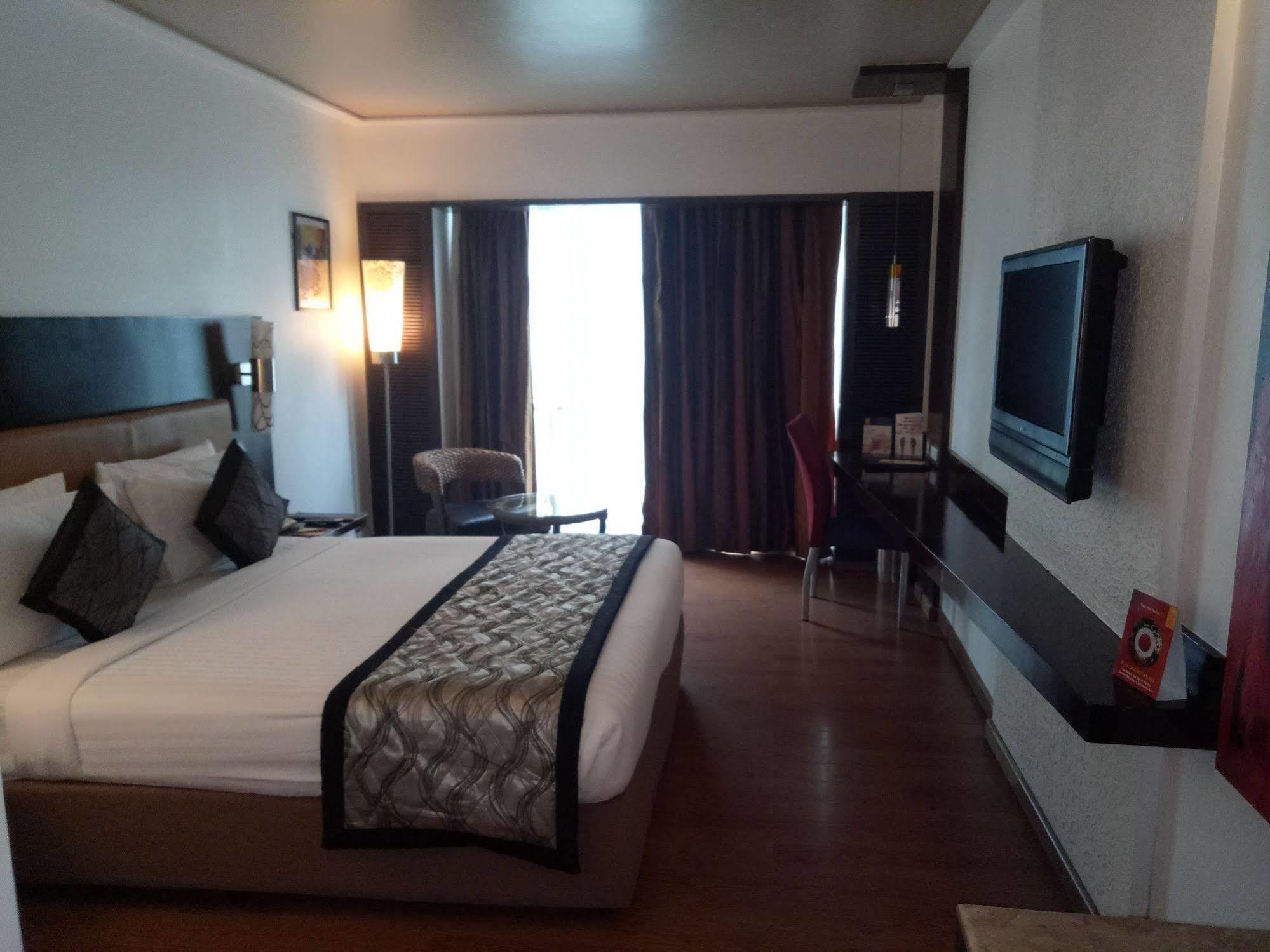 Hotel Iris The Business 4*