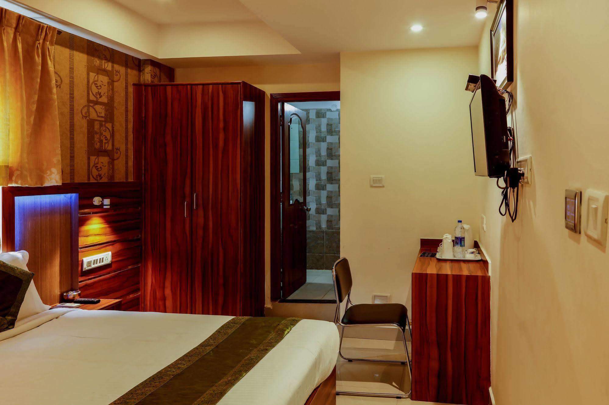 Itsy Elmas Golden Key Bangalore