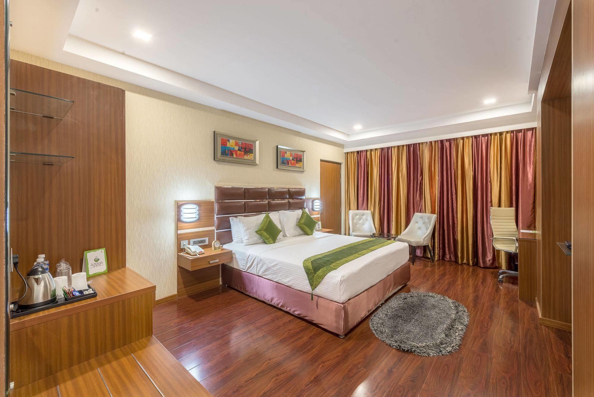 Sahar Pavillion Hotel 3*
