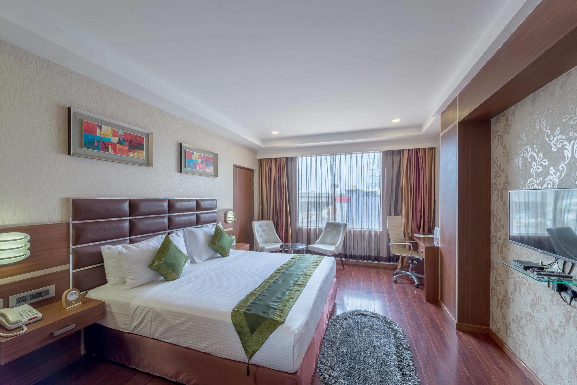Hotel Sahar Pavillion 3*