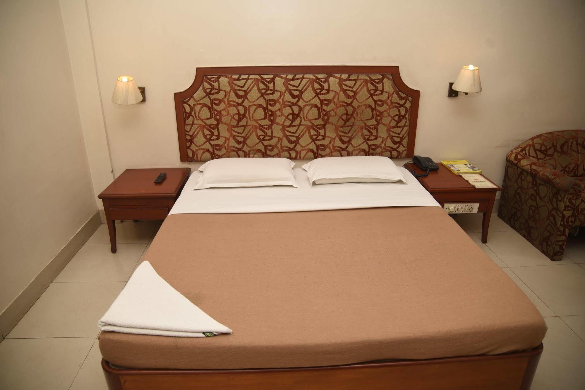 Hotel Maurya 3*