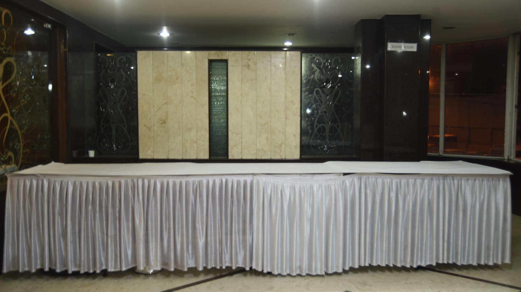 Maurya Hotel 3*