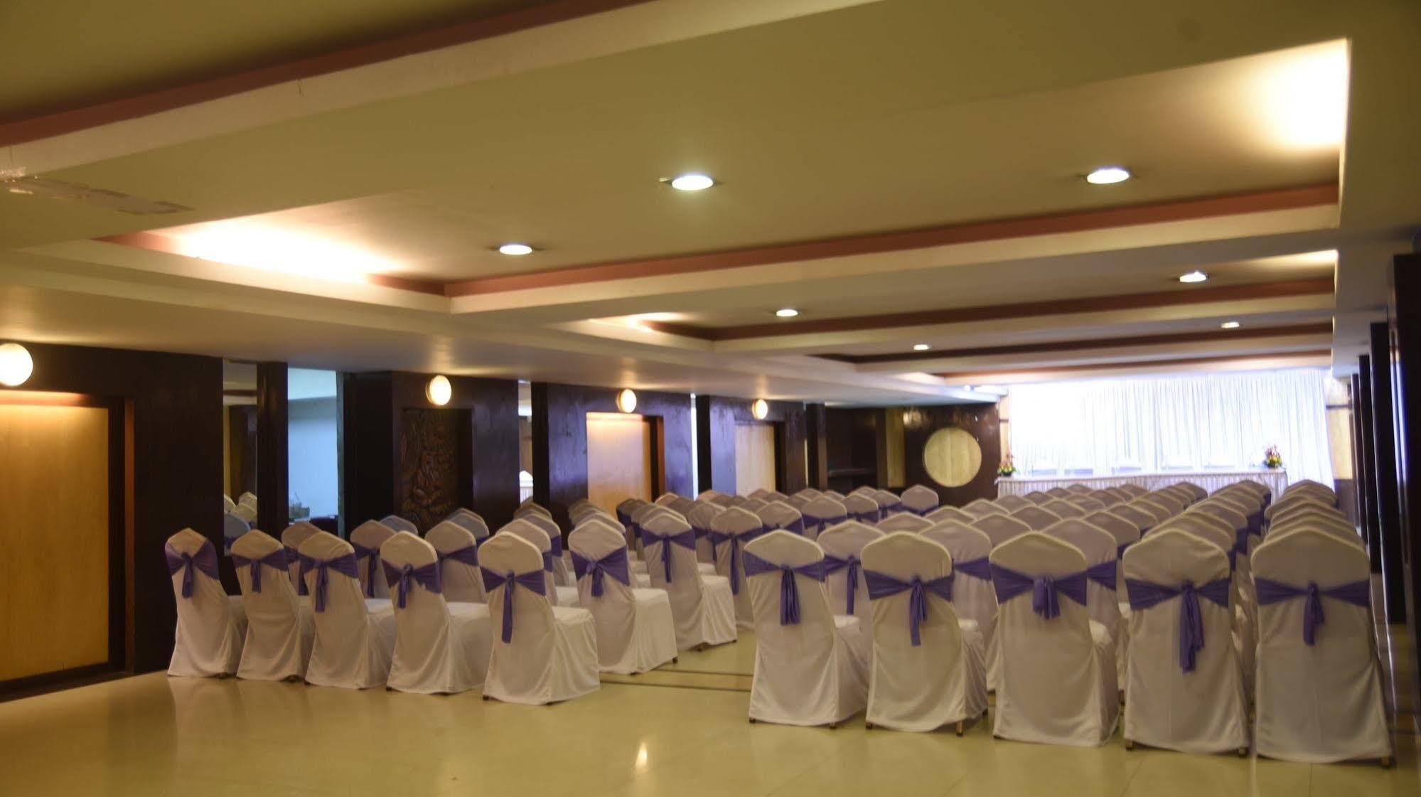 Maurya Hotel 3*