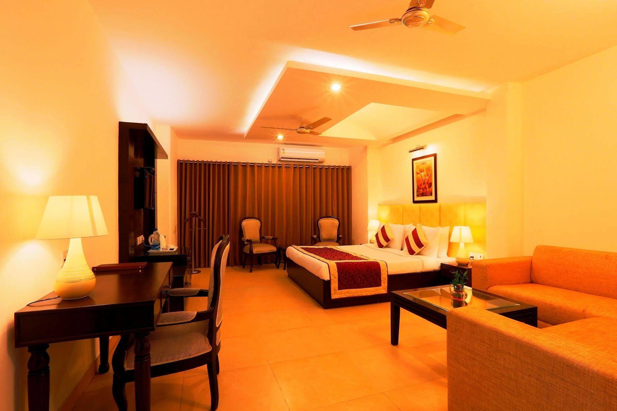 Hotel The Splendour Park Bangalore