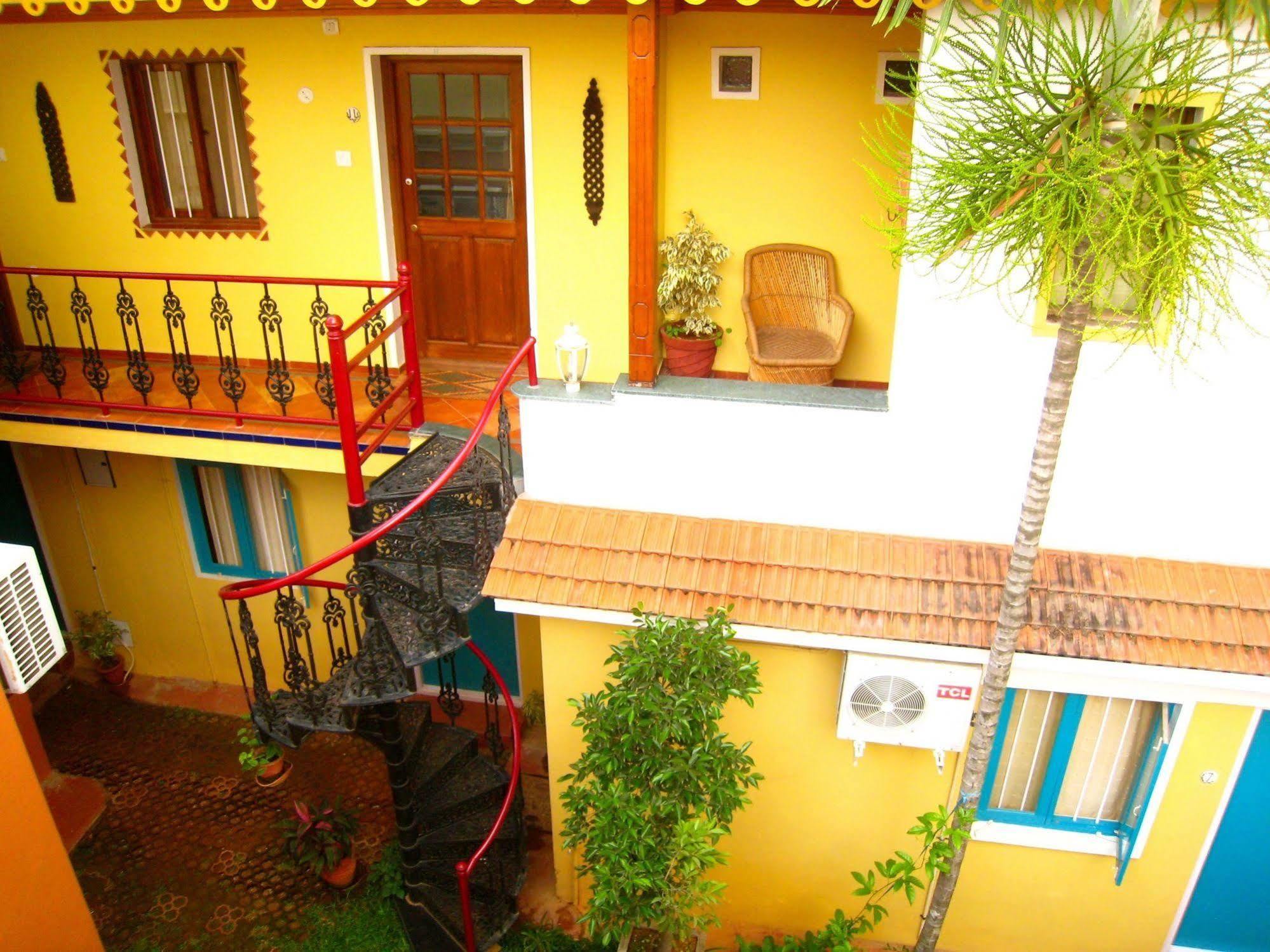 Casa Acomodação com café da manhã  3*