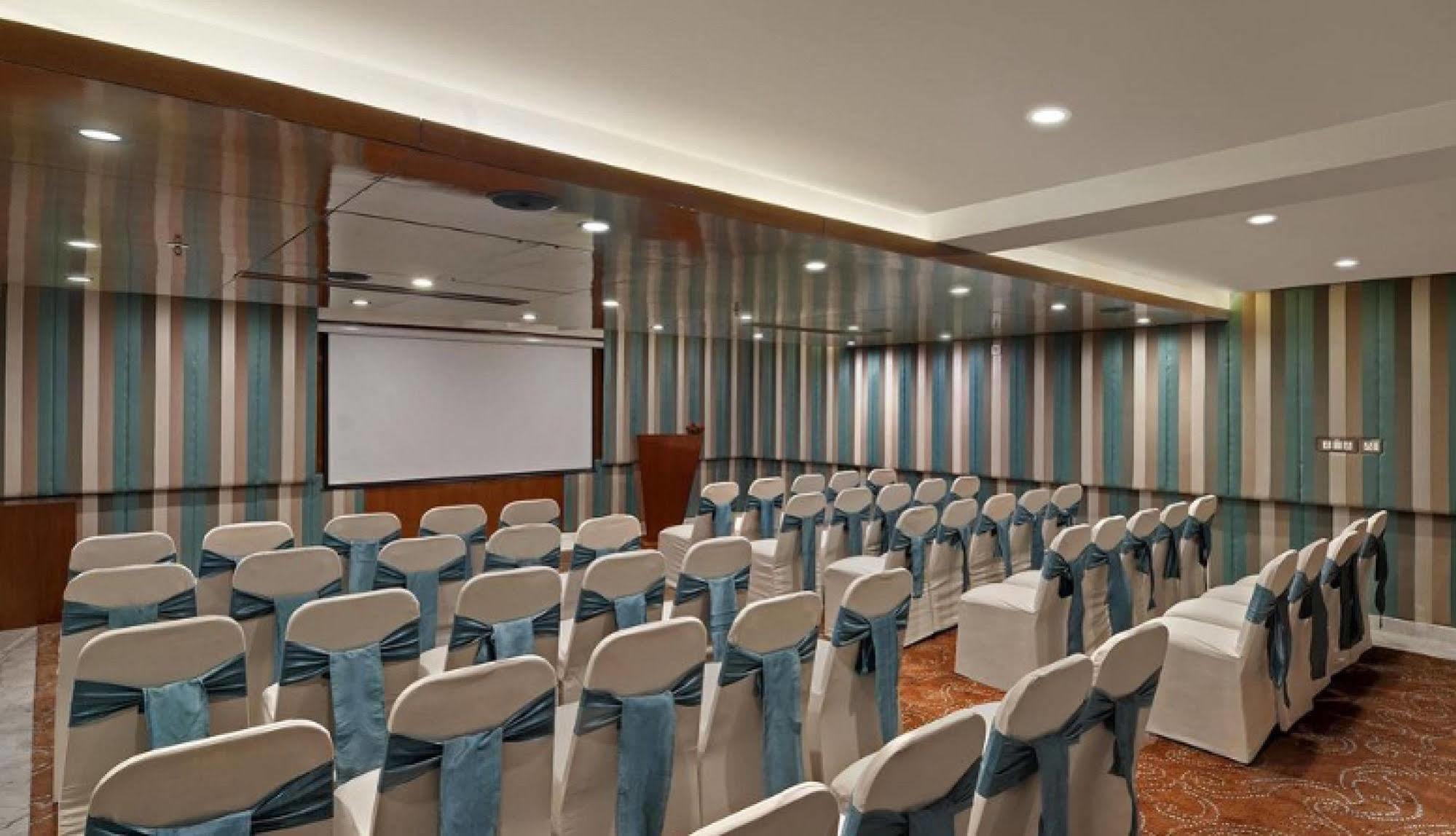 The Elanza Hotel, Hotel 4*