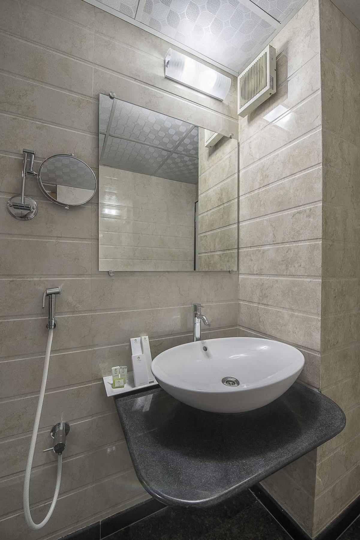 Cartier Biznotel Hotel 3*