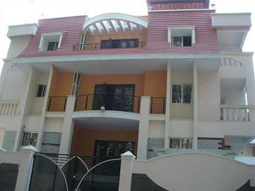 Hotel Maple Leaf Bangalore