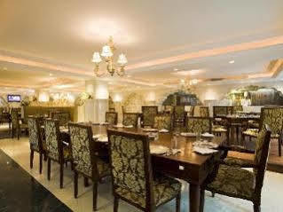 Hotel Shravanthi Sarovar Portico 4*