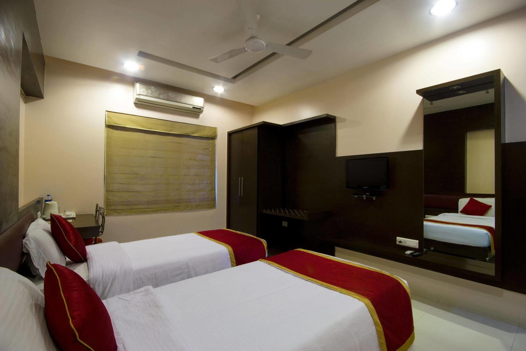The Grand Continent Hotel 3*