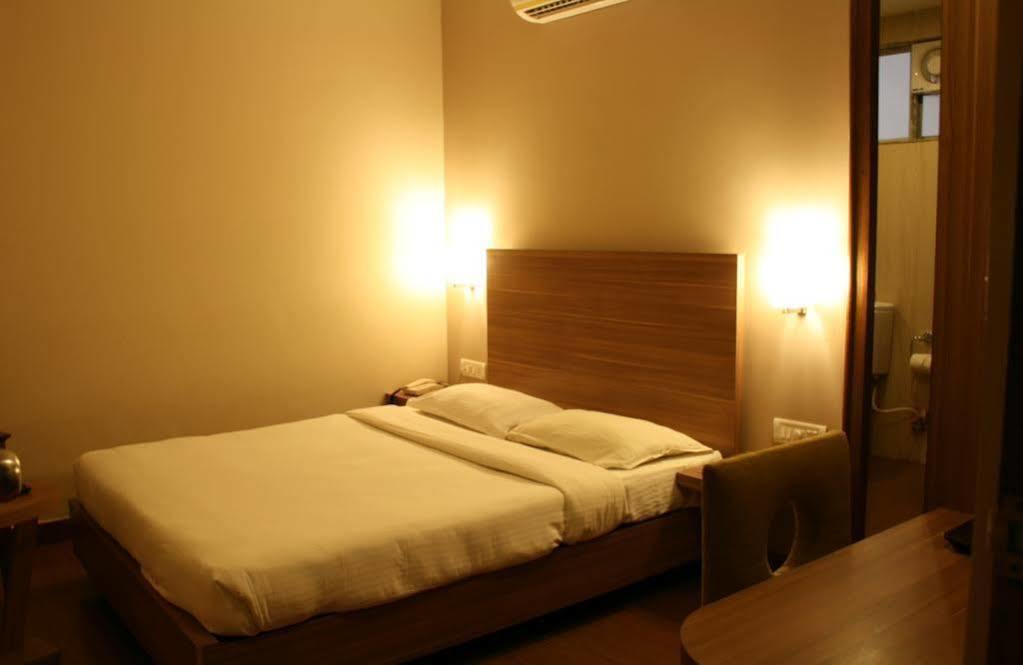 La Sara Comforts Hotel Bangalore