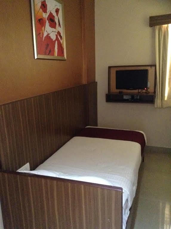Hotel La Sara Comforts Bangalore