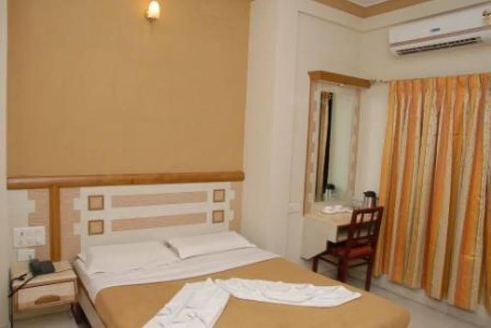 Manasa Paradise Hotel 3*