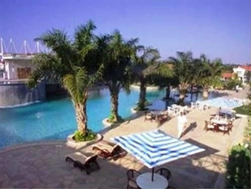 Resort Palm Meadows
