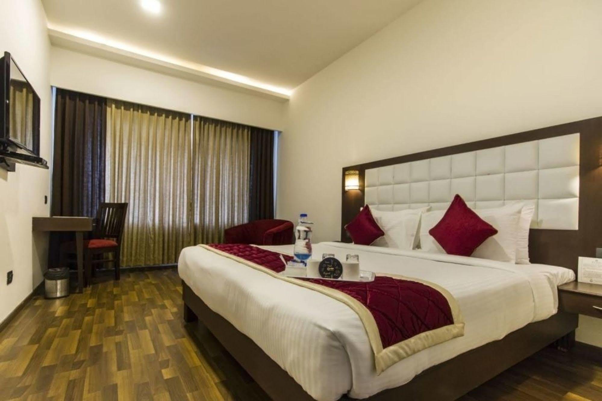 Akshaya Aura Hotel