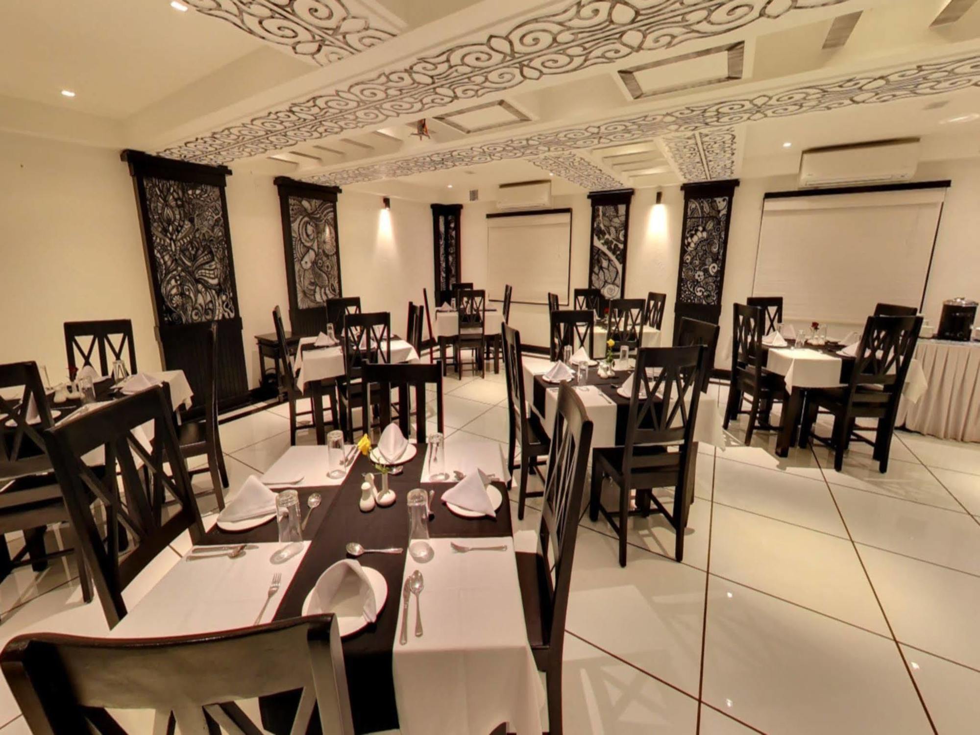 Liwa - The Transit Hotel, Hotel Bangalore