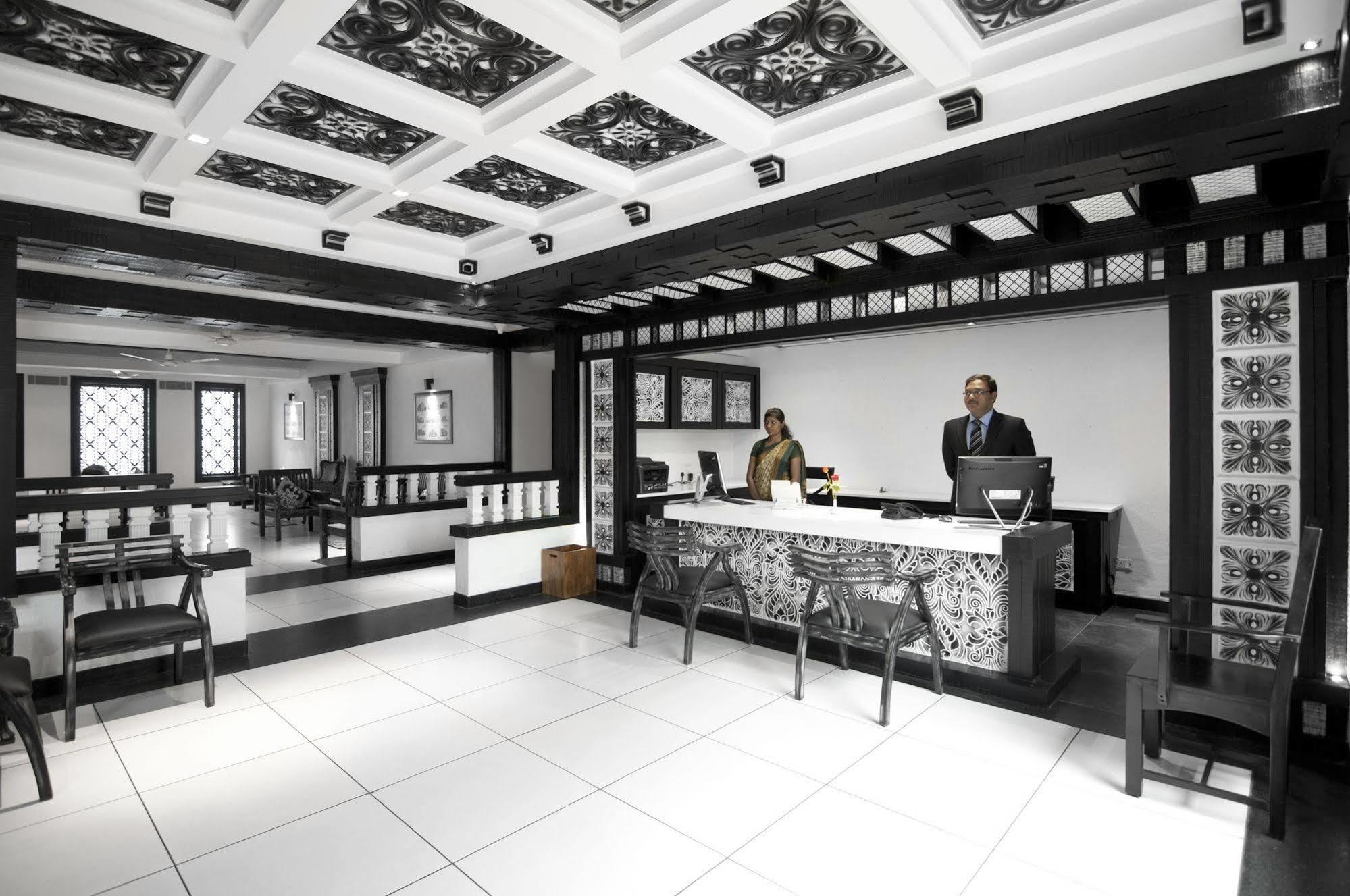 Liwa - The Transit Hotel, 3*