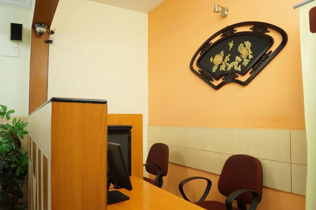 Hotel Raj Comforts -golf View