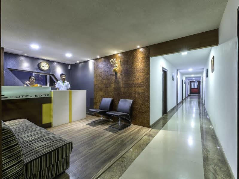 Treebo Trend Edge St Marks Road Hotel