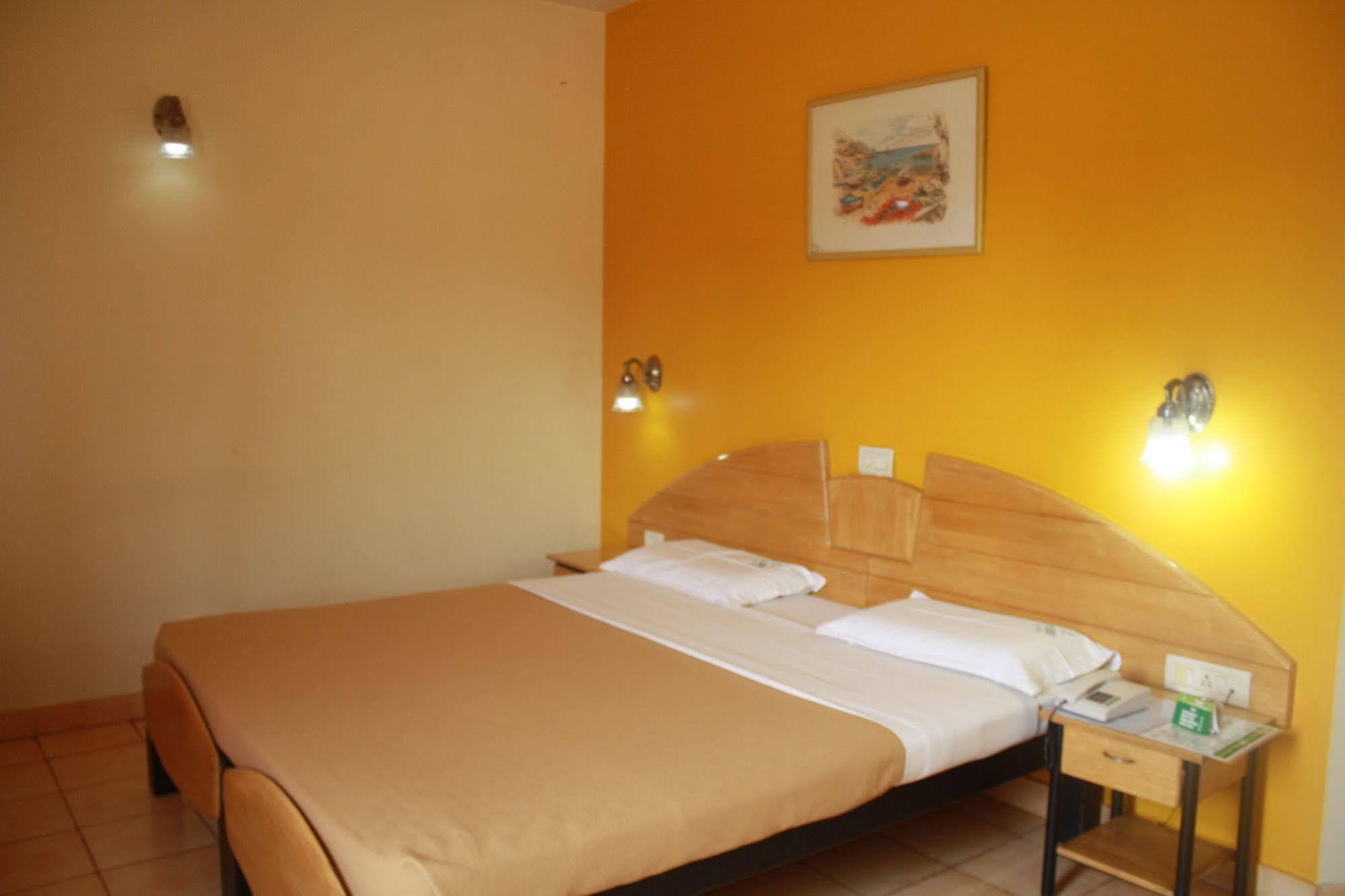 Tom'S Hotel 3* Bangalore