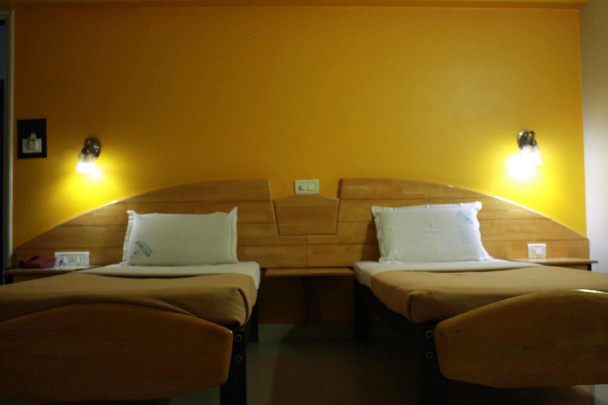 Tom'S Hotel