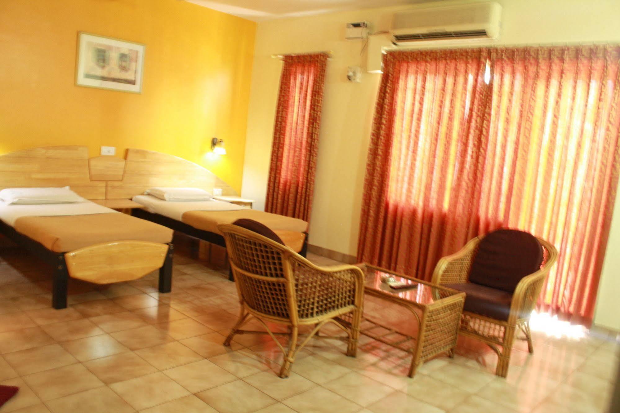 Tom'S Hotel Hotel 3*