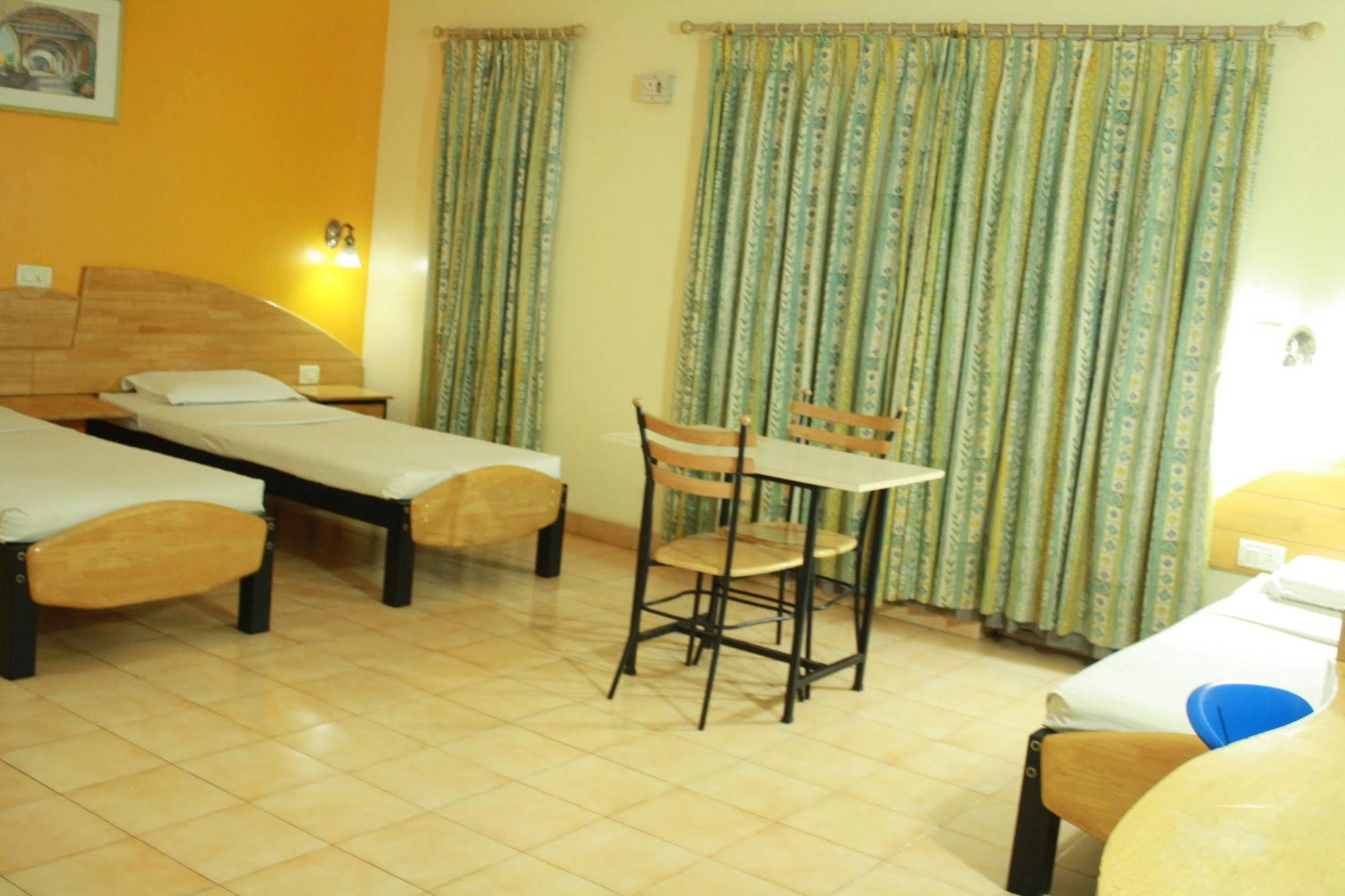 Tom'S Hotel 3* Bangalore